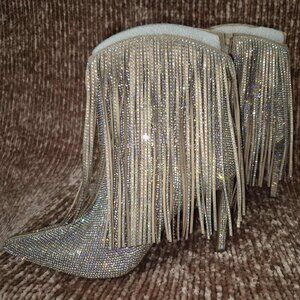 International Concepts Silver Rhinestone boots with fringe New w/o tags size 7